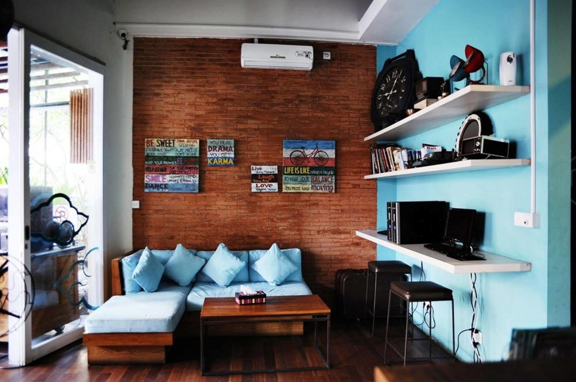 Nau Here Hostel 꾸따 외부 사진