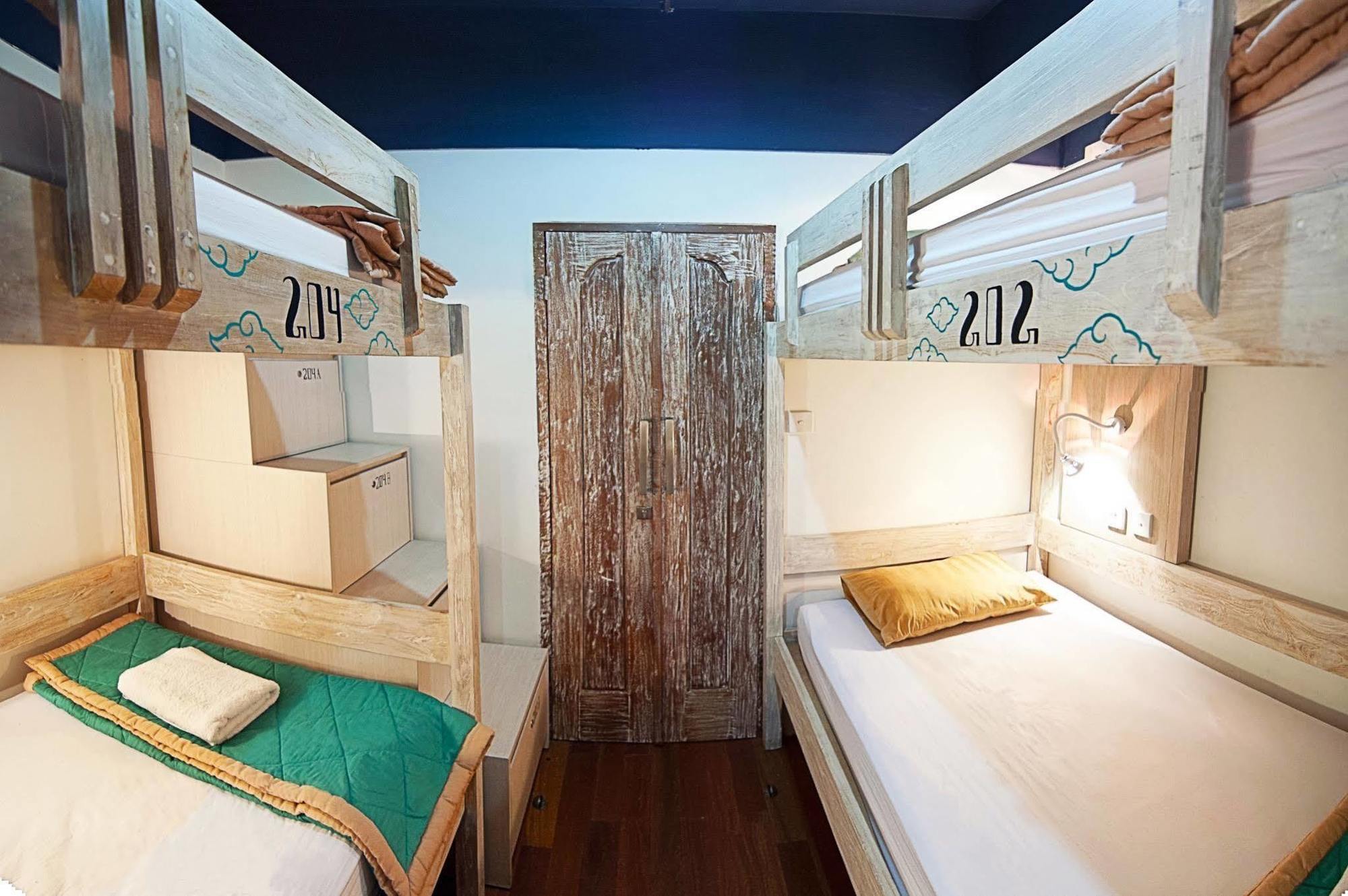 Nau Here Hostel 꾸따 외부 사진