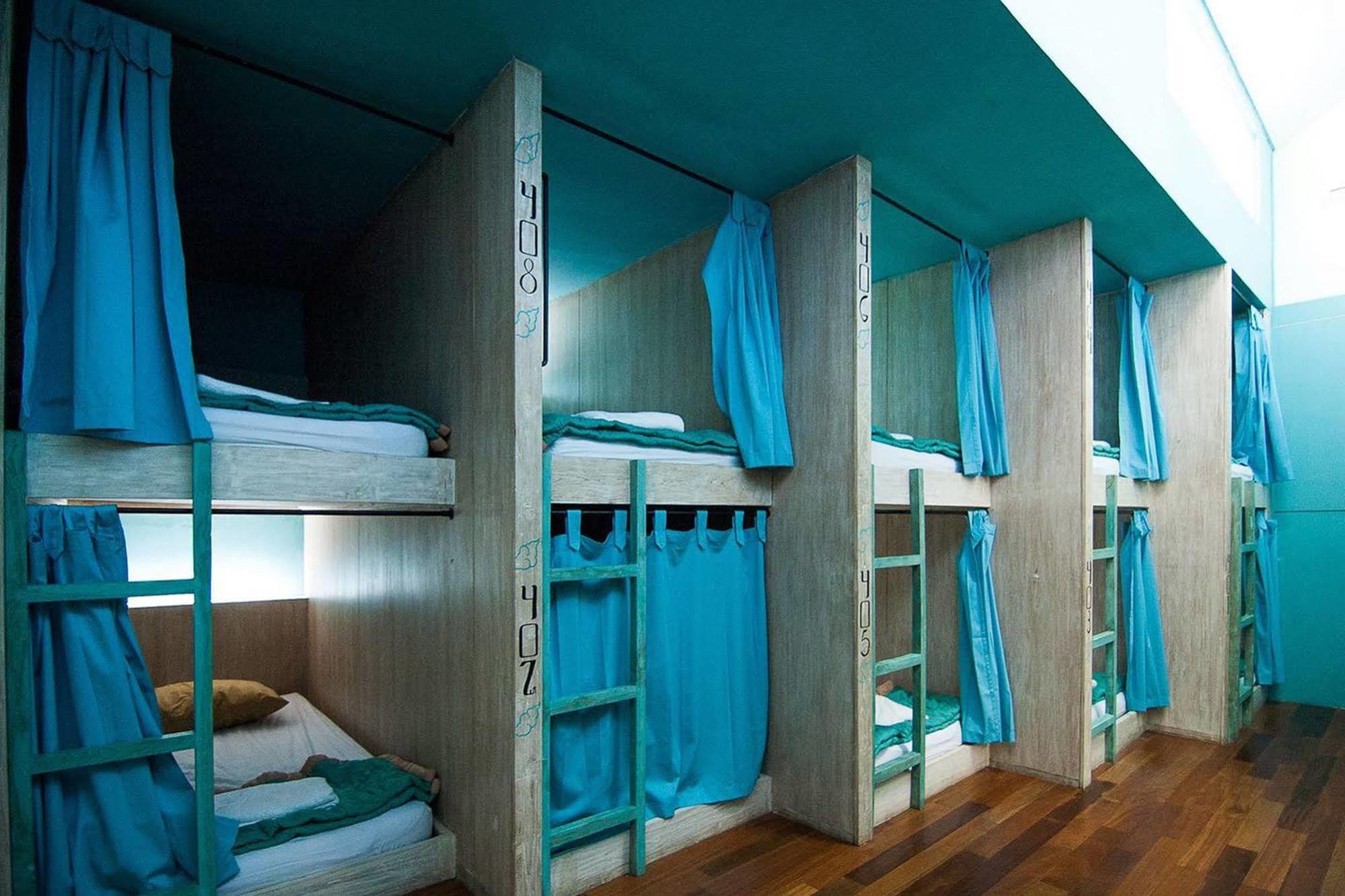 Nau Here Hostel 꾸따 외부 사진