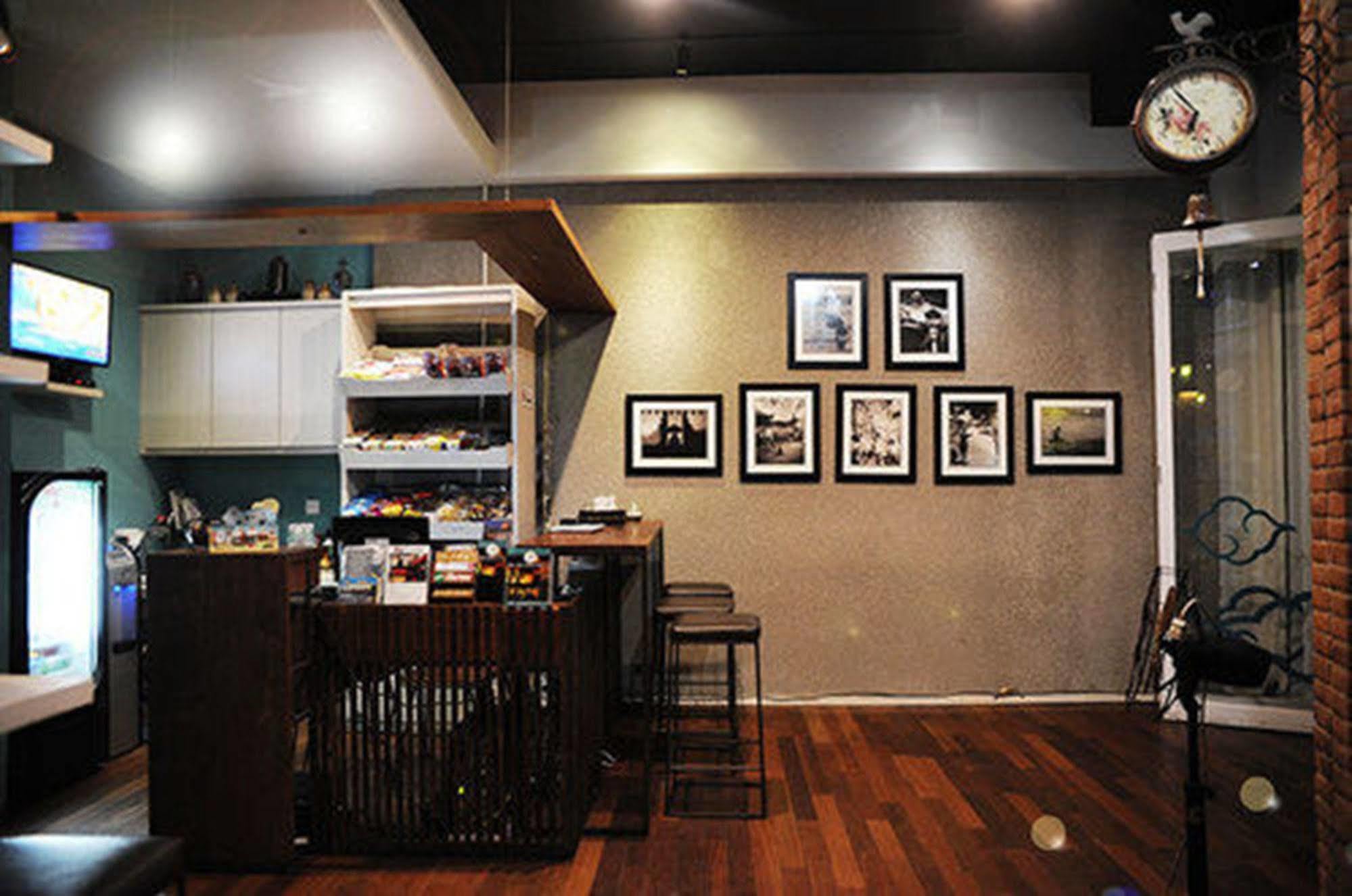 Nau Here Hostel 꾸따 외부 사진